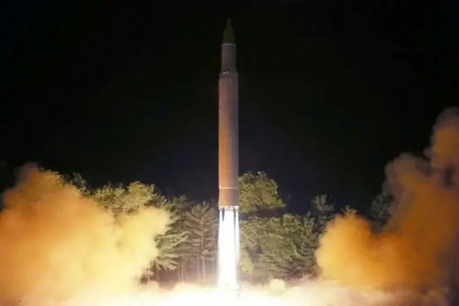 Ким пусна 3 ракети без успех