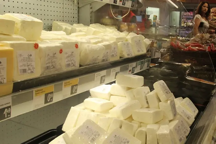 Три фирми глобени заради фалшиво сирене