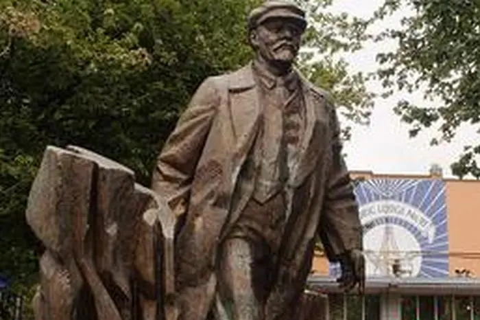 Сиатъл иска премахване на паметник на Ленин, дело на българин