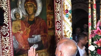 Голяма Богородица и Борисов в Троянския манастир