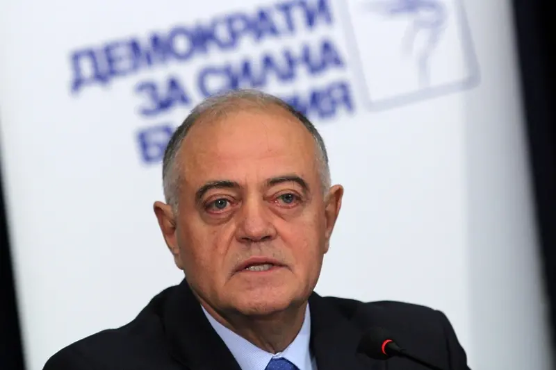 Атанас Атанасов: Няма пълзящ преврат, а перманентна криза