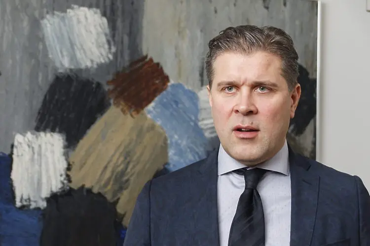 Исландският премиер подаде оставка заради педофилски скандал