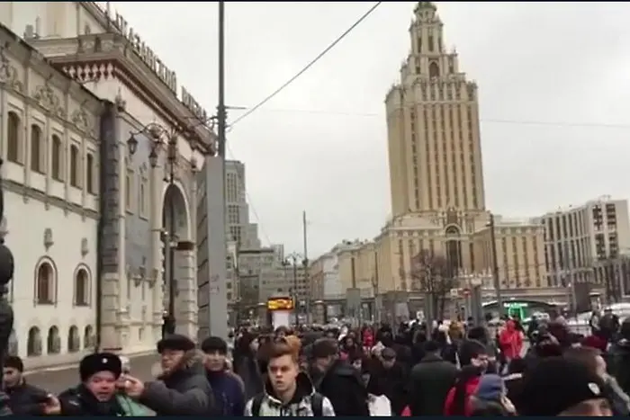 Евакуират десетки сгради в Москва
