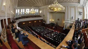 Парламентът бави избора на членове на ВСС - търси се мнозинство