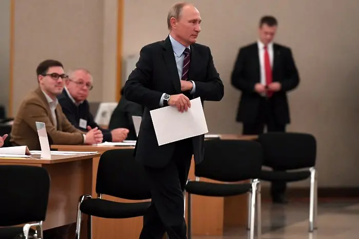 Властта печели местните избори в Русия при много ниска активност