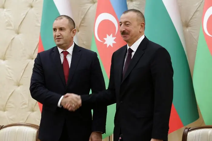 Радев подкрепи в Баку Южния газов коридор