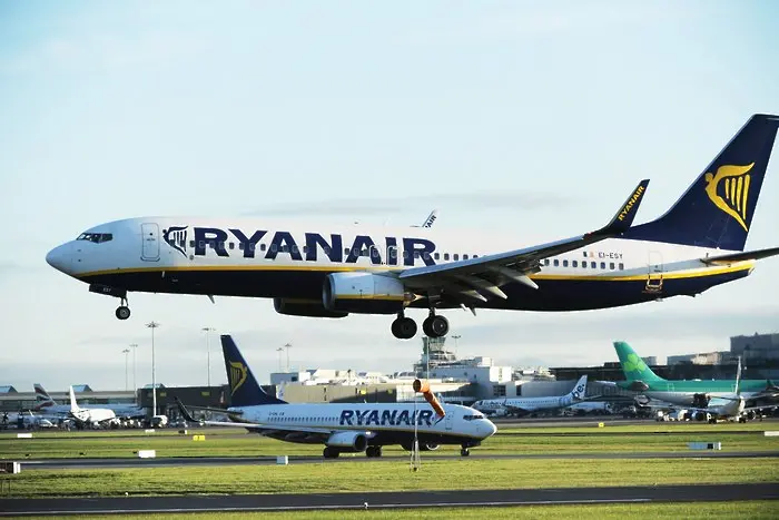 Ryanair заплашен от сериозна глоба заради отменените полети