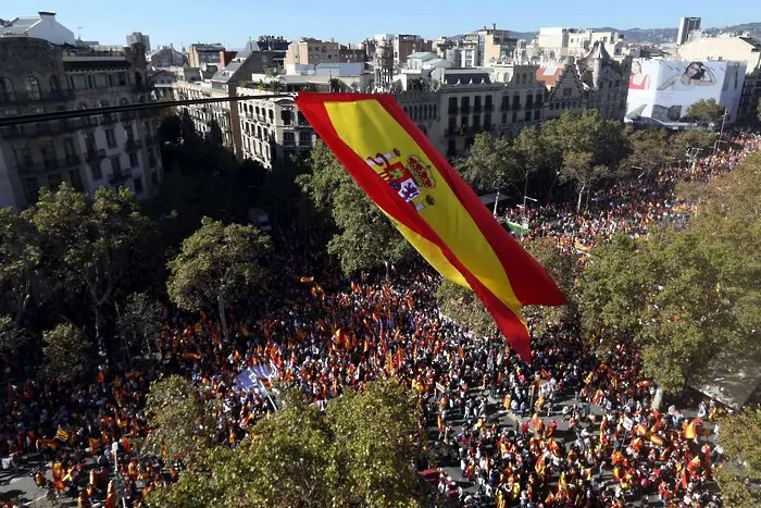 300 хиляди манифестират в Барселона за оставане в Испания