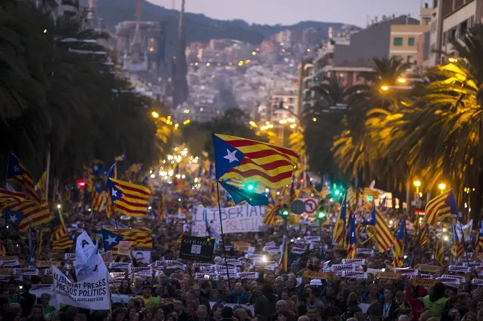 750 хиляди в Барселона поискаха свобода за сепаратистите (СНИМКИ)