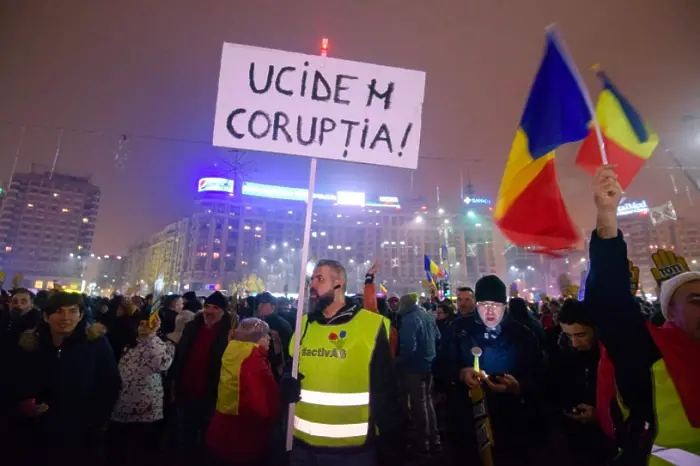 Хиляди на протест в Румъния - искат правосъдие и нови избори