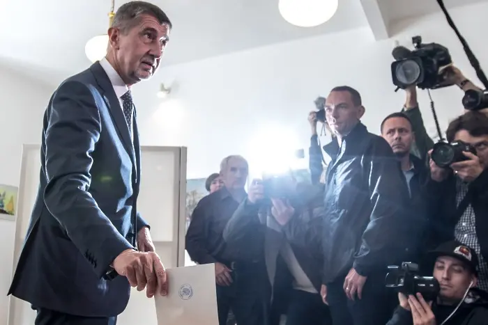 Евроскептикът милиардер Андрей Бабиш печели вота в Чехия