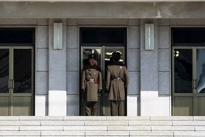 Ще размаха ли Тръмп юмрук пред вратите на  Северна Корея?