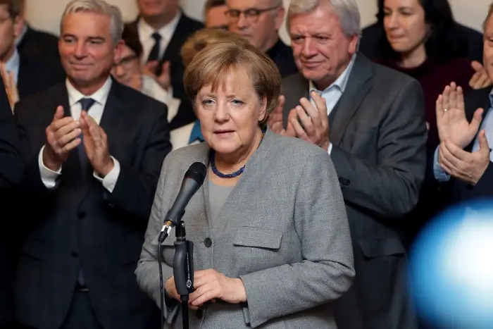 Меркел не успява с коалицията, среща се с президента на Германия