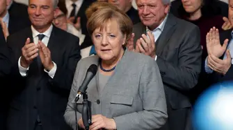 Меркел не успява с коалицията, среща се с президента на Германия
