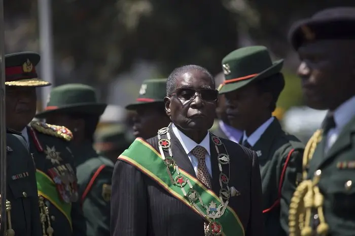 Мугабе - как едно селско момче от борец за свобода става тиранин