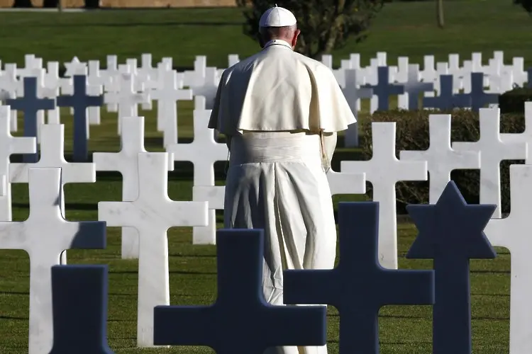 Папа Франциск: Светът се готви все по-усилено за война...