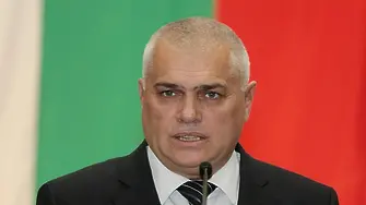Вътрешният министър: Всеки български гражданин може да снима оградата - с разрешение