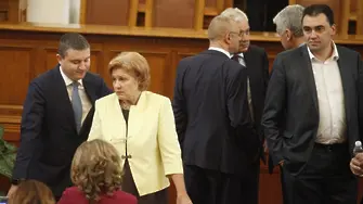 Депутатите уморени, приемат ударно парите на министерствата