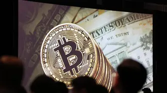 Bitcoin мина бариерата от $10 000 и продължава нагоре