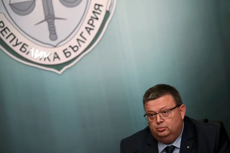 Цацаров отказа да задържи 4-ма колеги на Желяз по искане на САЩ