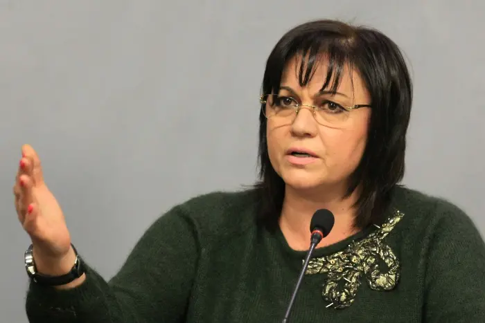 Корнелия Нинова: Борисов поиска помощ от Доган и я получи