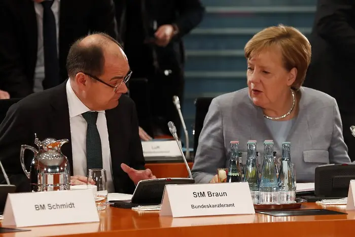 Меркел е гневна. Министър не я слуша
