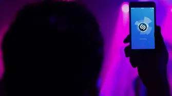 Apple купува приложението за разпознаване на музика Shazam