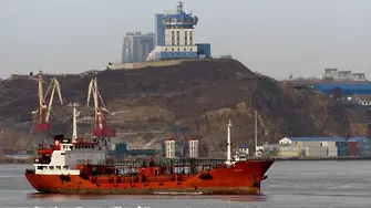 Руски танкери снабдяват с петрол Северна Корея