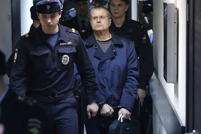 Руски експерт пред Клуб Z: Присъдата срещу Улюкаев е удар по либералите