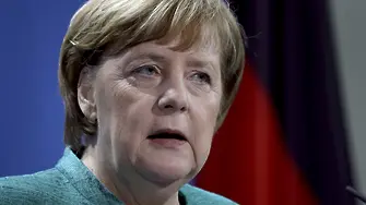 Меркел иска по-добри отношения с Полша