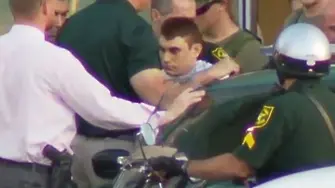 Убиецът от Флорида - откачен и луд по оръжията (ВИДЕО 18+)