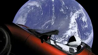 Илон Мъск изстреля кола в Космоса