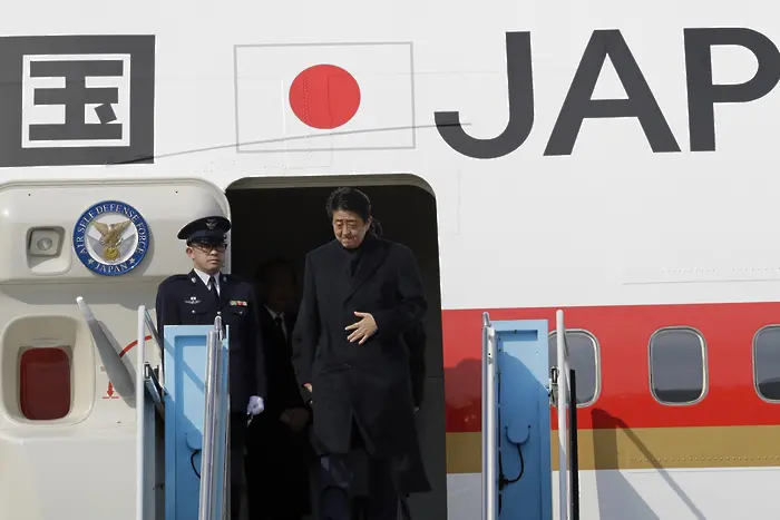 Япония със свой собствен пояс и път срещу Китай