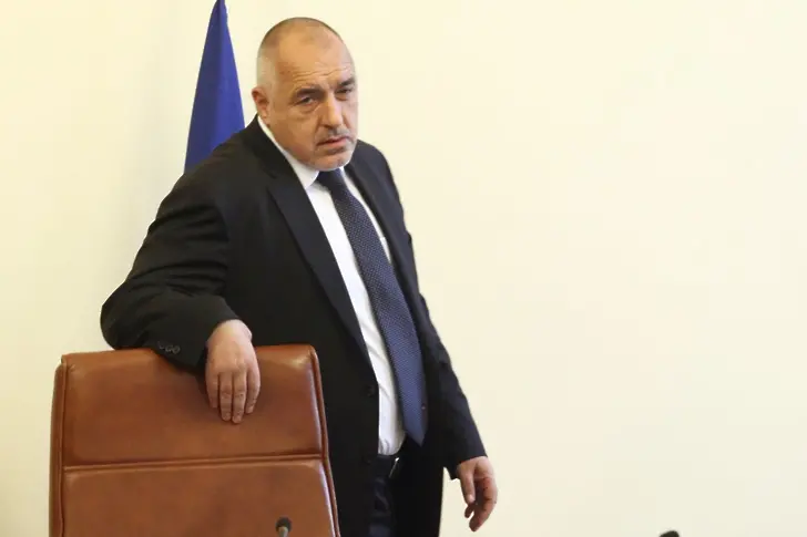 Здравният министър продължава да си позволява да не е съгласен с Борисов