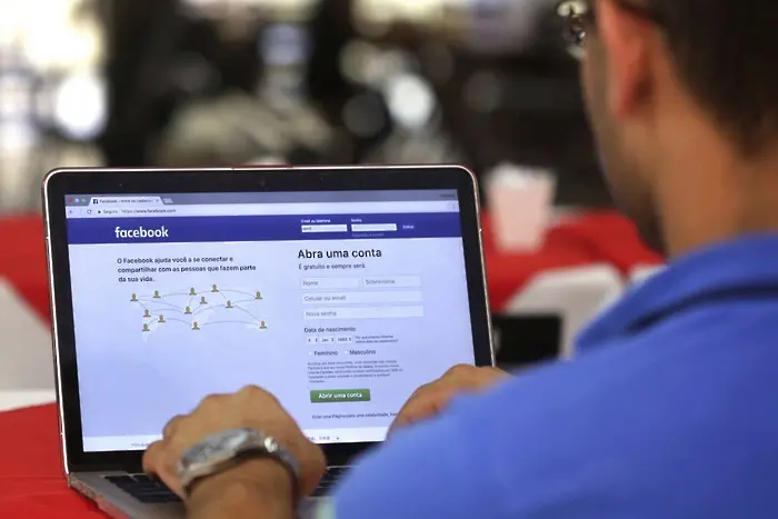 Искате Facebook да ви пази данните? А колко му плащате?