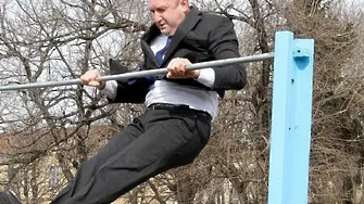 Президентът Радев превзе лоста (СНИМКИ + ВИДЕО)