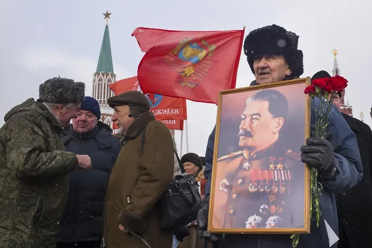 65 години от смъртта на Сталин. Как в Русия се опитват да го реабилитират