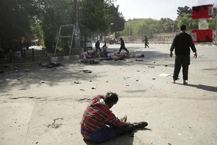 8 журналисти убити в двоен атентат в Кабул