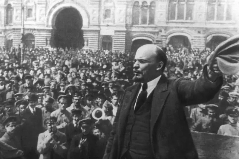 И Ленин се влюбил безумно...