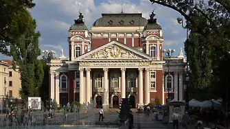 Народният театър отрича да подкрепя музикантите от БНР