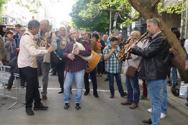 Протестът на Радиото продължава: Биг-бендът свири джаз за премиера Борисов