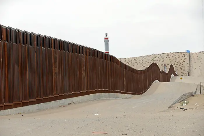САЩ разполагат 7000 военни по границата с Мексико