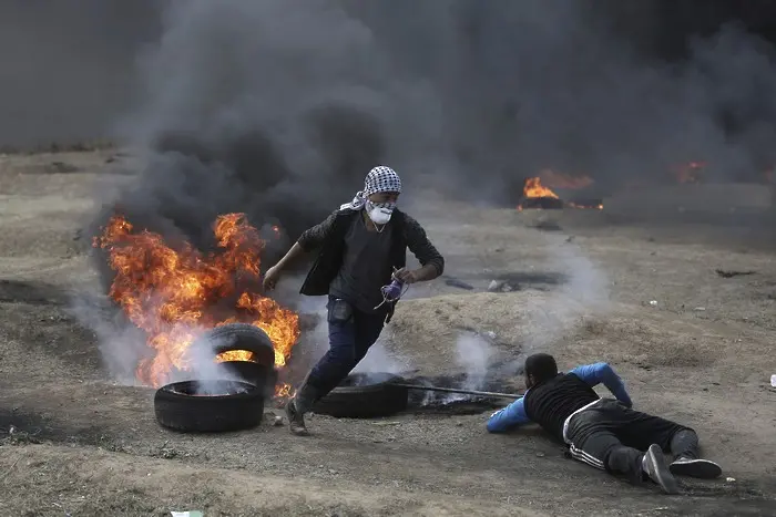 Десетки палестинци убити край ивицата Газа