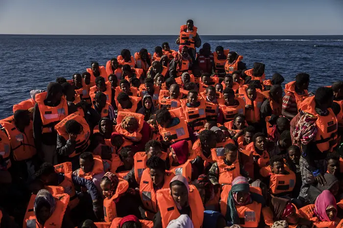 Обвинения в Италия заради върнат в Либия кораб със 108 мигранти