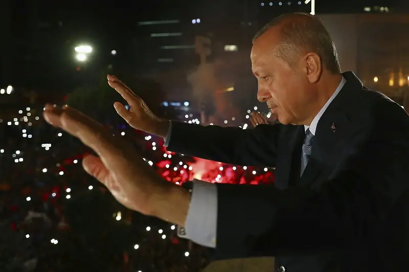 Две години стигат - край на извънредното положение в Турция