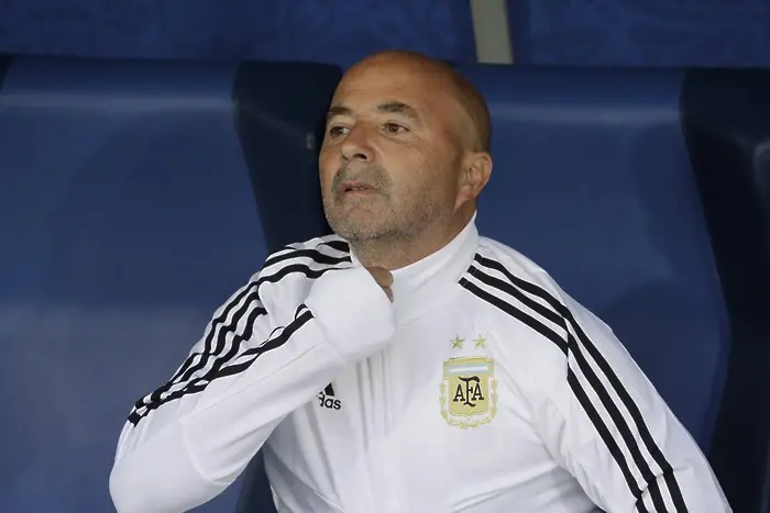 Треньорът на Аржентина пита Меси да пусне ли Агуеро (ВИДЕО)