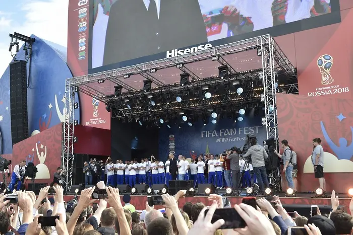 Десетки хиляди аплодираха Сборная в Москва (ВИДЕО)
