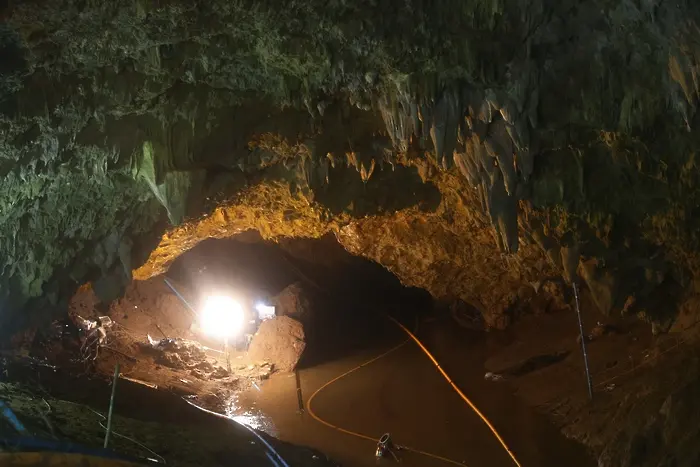 Как могат да бъдат спасени децата от пещерата в Тайланд
