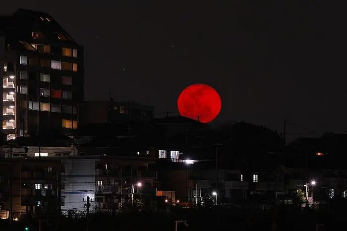 Най-дългото за века лунно затъмнение ще се вижда и от България