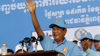 Хун Сен, бившият червен кхмер, който управлява Камбоджа